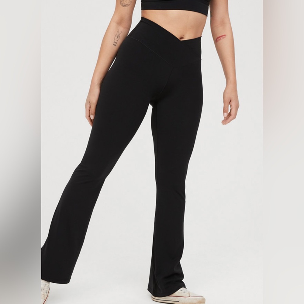 NWT OFFLINE By Aerie Real Me High Waisted Crossover Flare Legging Black Large